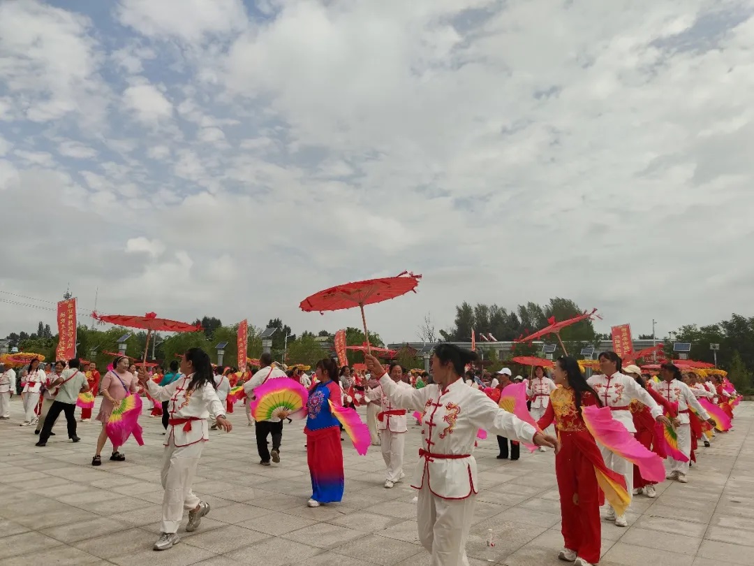 <b>非遗秧歌润乡土，文化惠民暖人心 榆林市榆阳区公益秧歌培训走进巴拉素镇</b>