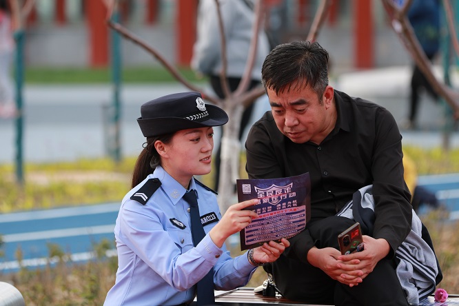 <b>榆林市公安局高新分局：沉浸式体验“被骗”　身边人讲述“防骗”  </b>