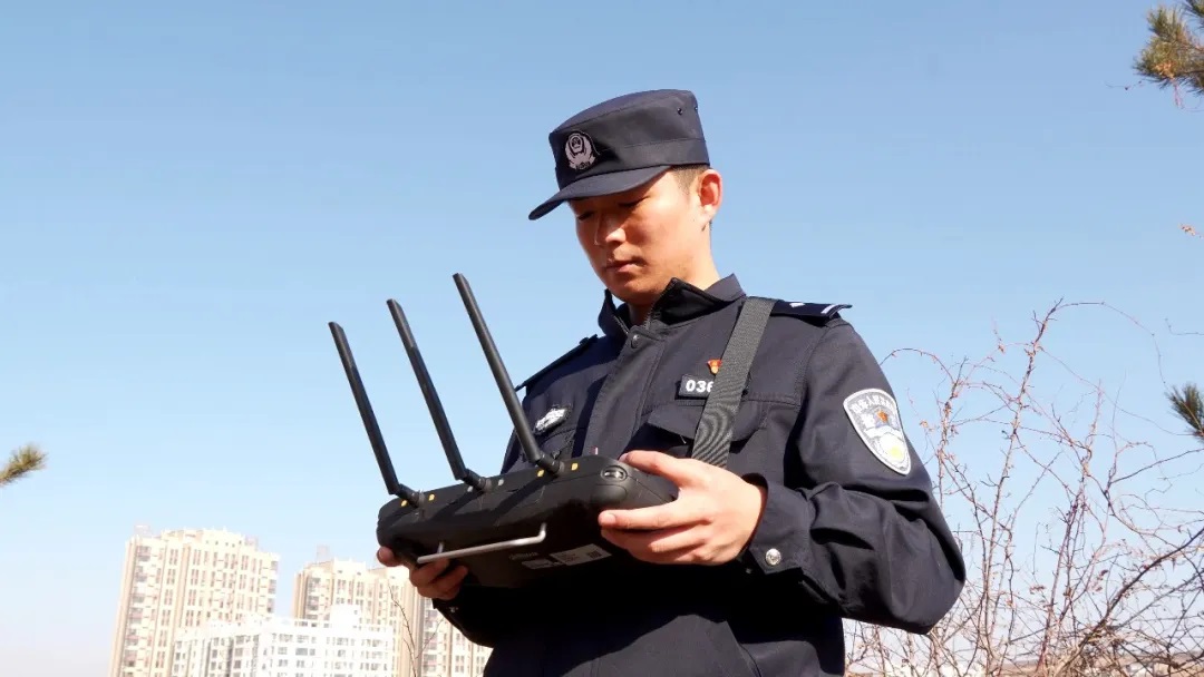 <b>警灯映夏烟火安，榆林横山公安三维发力纵深推进夏季社会治安集中整治</b>