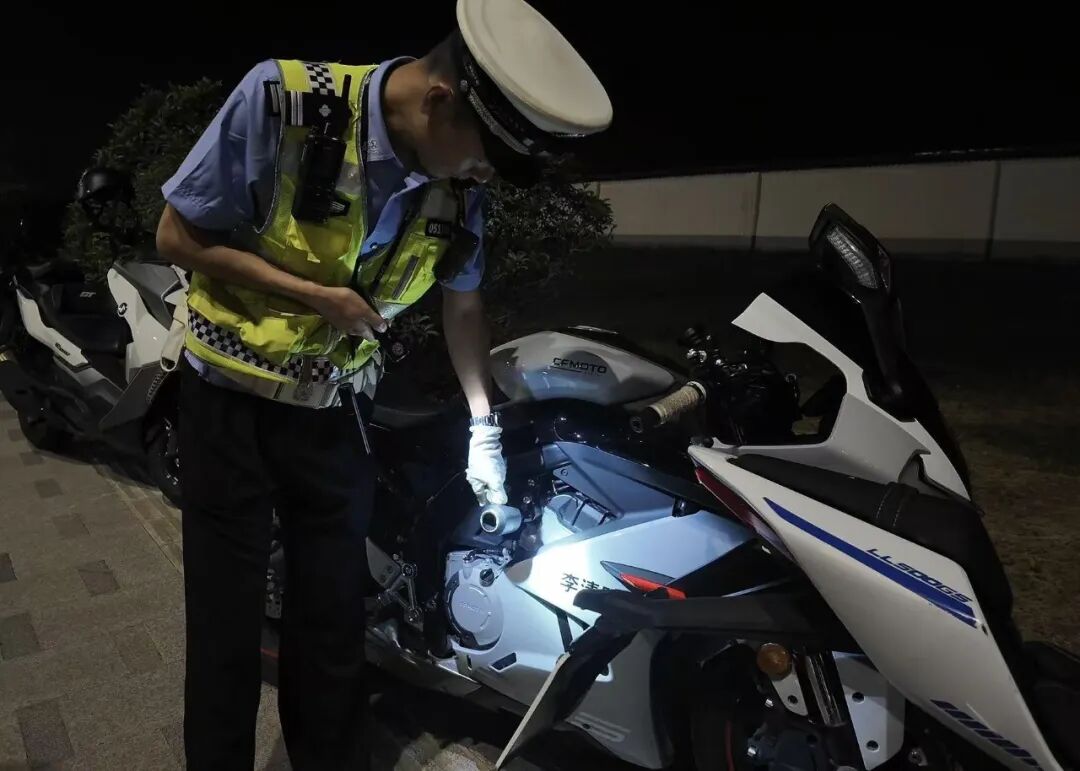 昼夜联动严整治 西安持续规范城市骑行秩序