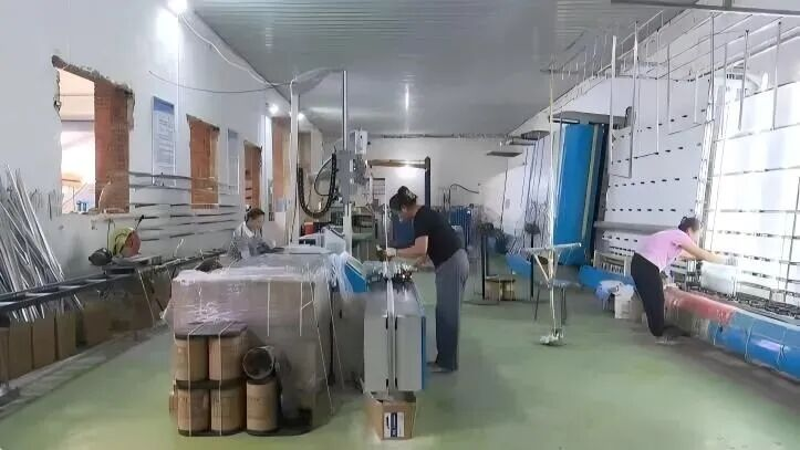 <b>汉中市勉县晶盾钢化玻璃有限公司稳产拓销促增收  </b>
