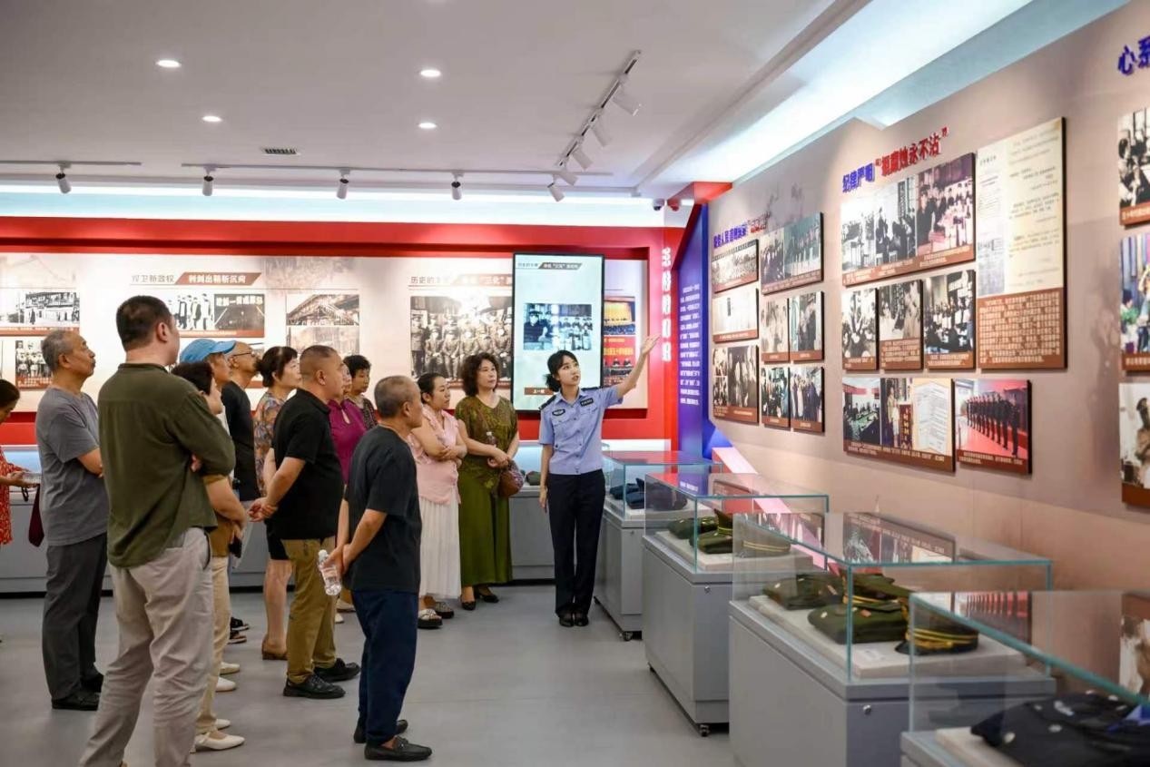 <b>黑龙江哈尔滨市公安：敞开警营大门 架起警民连心桥</b>