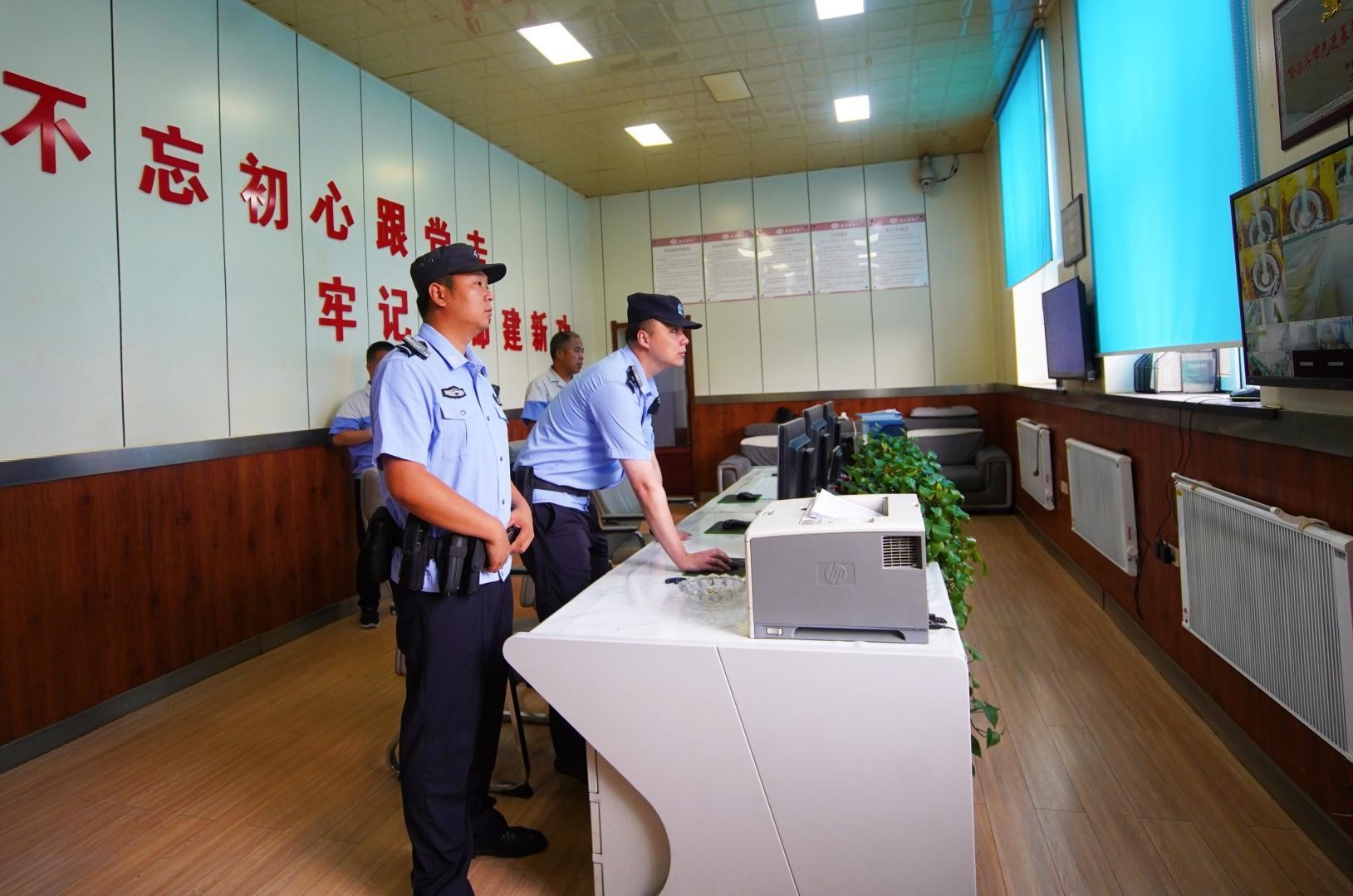 <b>黑龙江哈尔滨公安：做实排查宣防 用“平安指数”护航企业“发展指数”</b>