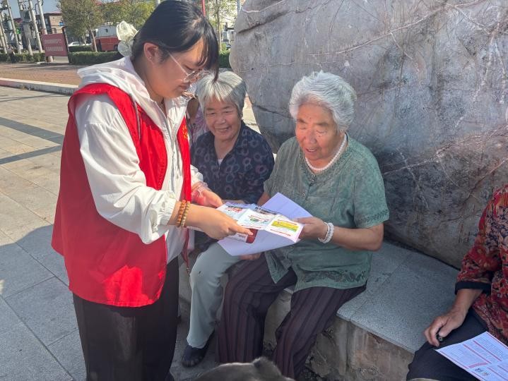 <b>情满中秋暖人心 便民服务树新风 河北唐山五农场开展中秋主题活动</b>