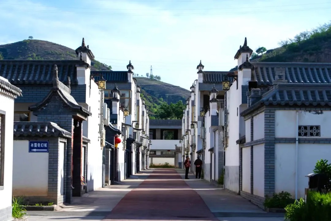 <b>旧村焕新颜！榆林市绥德县花家湾村全力打造现代化乡村</b>