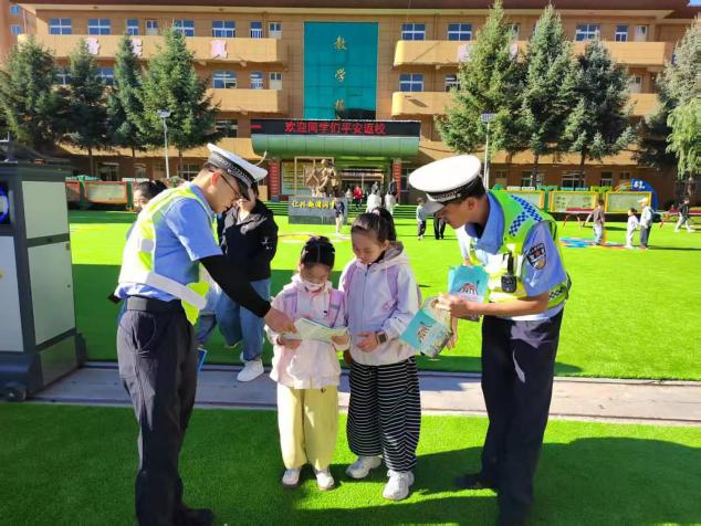 <b>宝鸡市太白县多警种联合开展集中安全知识宣讲活动</b>