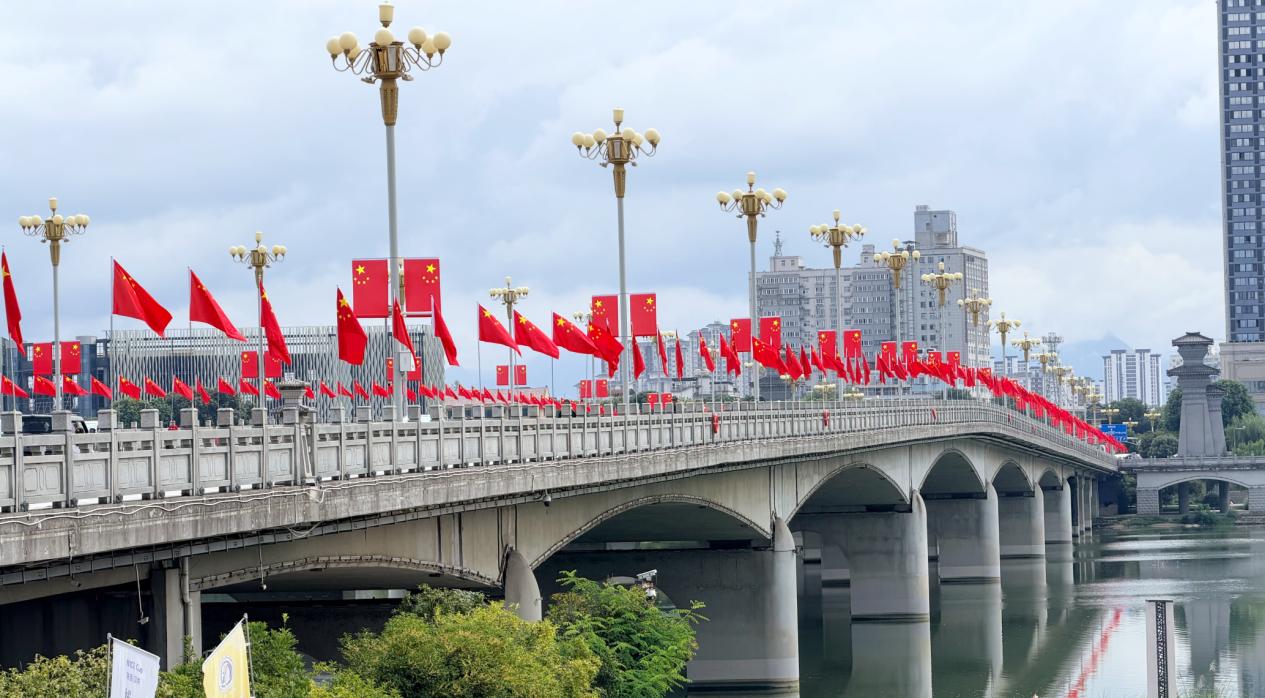 <b>央视3次报道、曝光1.3亿次，汉中国庆文旅怎么这么火？</b>