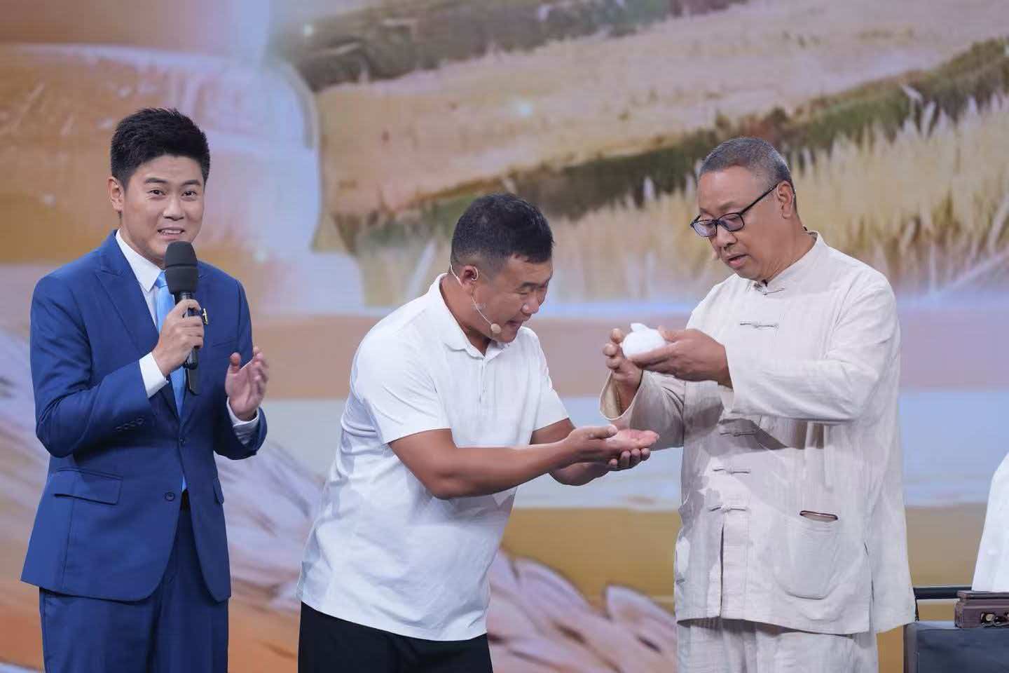<b>河北曲阳：工匠入选全国名师 石雕技艺赋能乡村振兴</b>