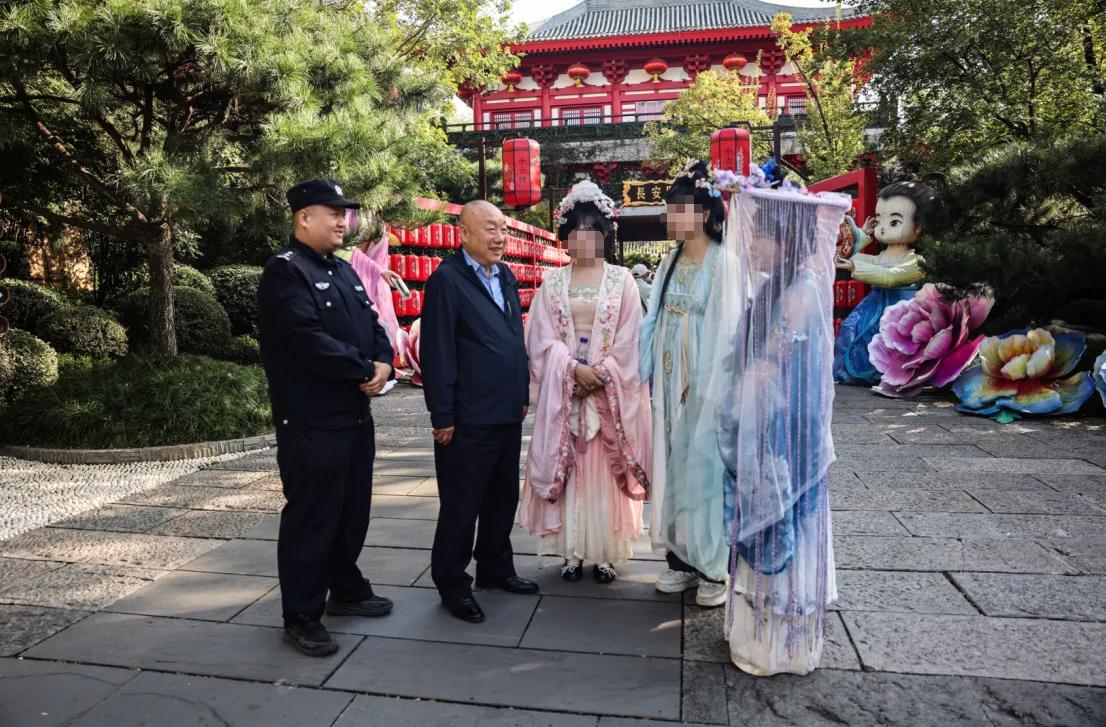 重阳节，浐灞公安“老警官工作席”三位退休民警的坚守与传承