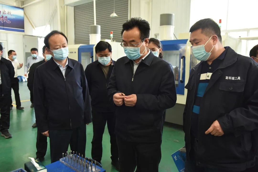 <b>汉中市委书记钟洪江到勉县调研稳增长和特色产业发展工作</b>
