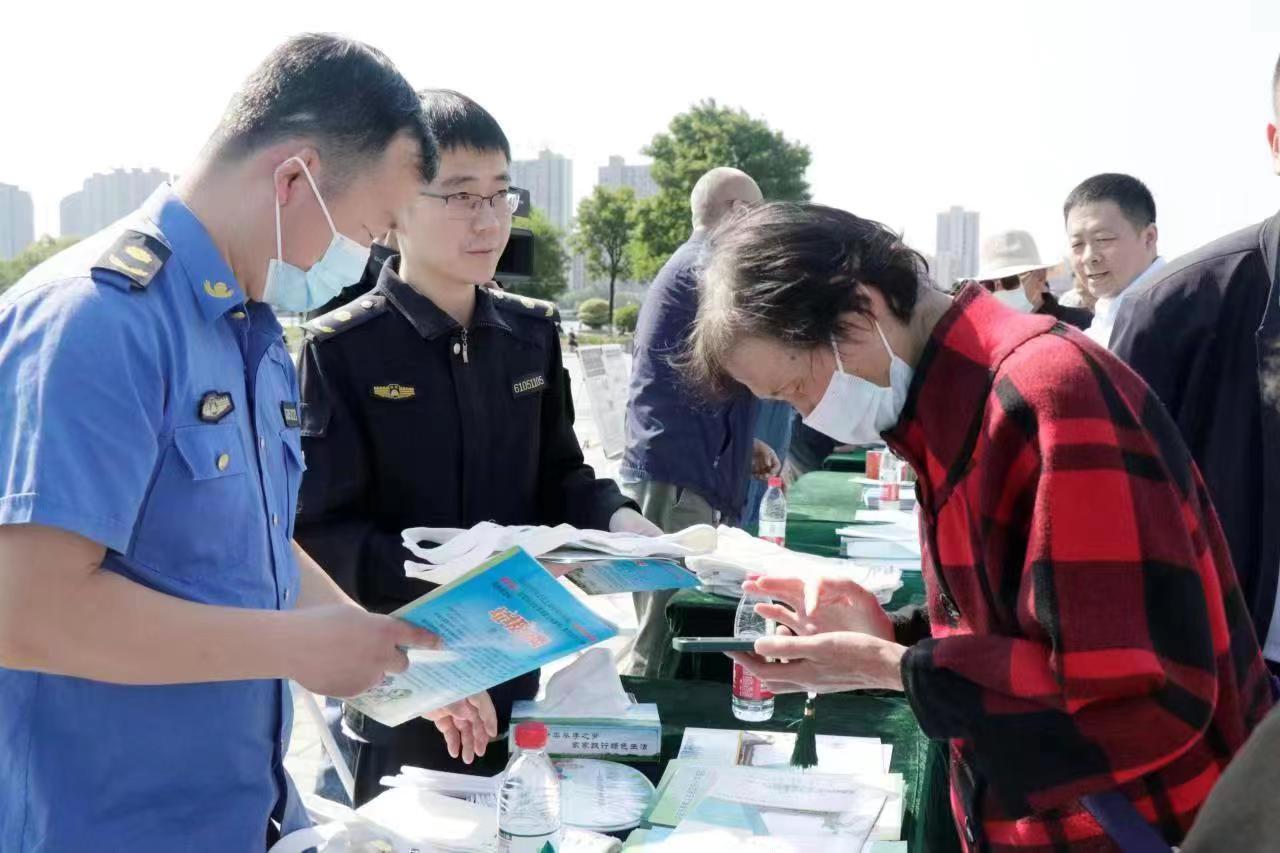 <b> 咸阳生态环境监督监管“万里行”活动启动 举报违法行为最高可奖1万元</b>