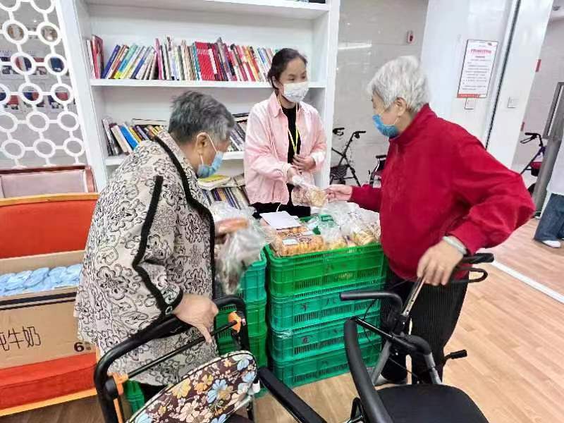 <b>志愿者“流动超市”走进护理院，让长者重拾购物乐趣</b>