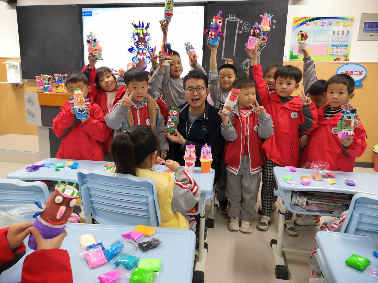 <b>2022年西咸新区中小学教学能手 泾河新城第一小学美术教师——张西</b>