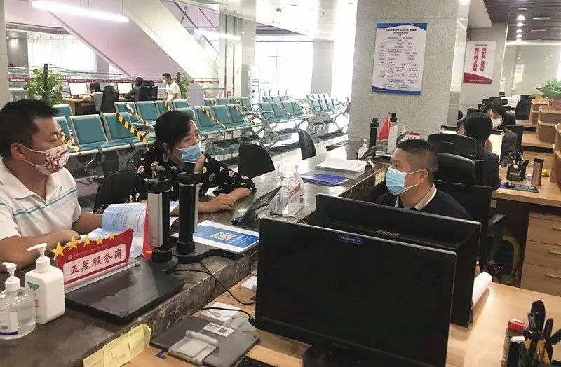<b>走流程、坐窗口、跟执法、处投诉！秦汉新城聚力解决企业群众办事难点堵</b>