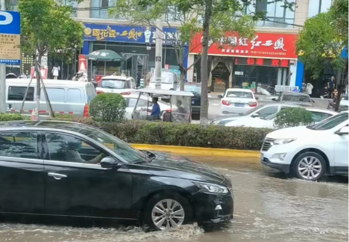 <b>出行需注意！降水持续 咸阳城区部分路段易积水公布</b>