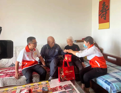 <b>把节日祝福“送到”家门口！合阳县凤凰社区开展中秋邻里文化活动</b>