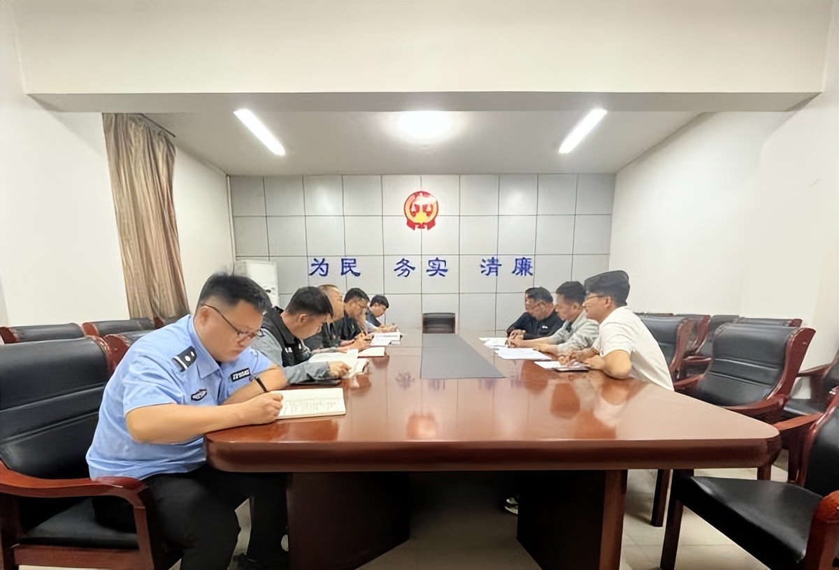 <b>靖边法院执行局与县不动产登记服务中心召开专题座谈会</b>