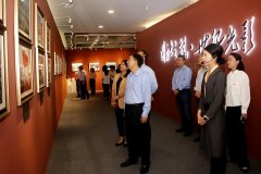 <b>陕西省药监局组织参观“国社之境 世纪光影”新闻摄影图片展</b>