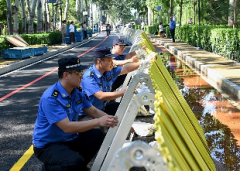 <b>河北三河市：党员干部坚守一线组织群众转移避险</b>