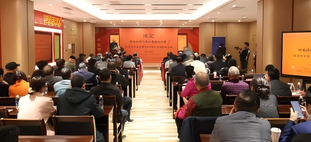 <b>纪念红军长征胜利90周年系列跨年巡展西安特展与观众见面</b>