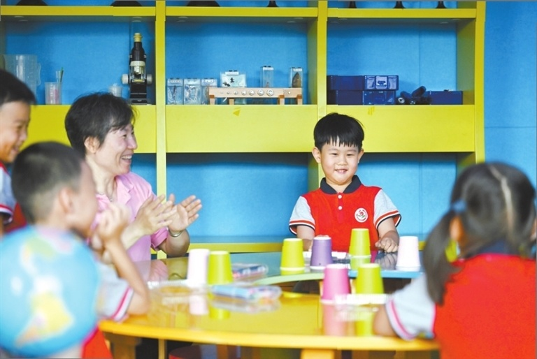 <b>经济支持+服务供给+权益保障 鼓励生育 河南打出“组合拳”</b>