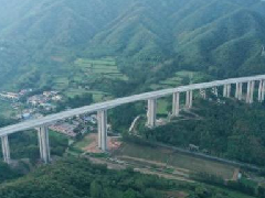 <b>河南多条高速正式通车 涉及穿越太行山、黄河等</b>