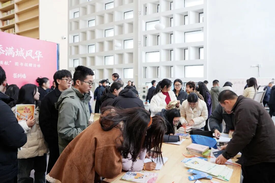 <b>河南光山推动文化惠民，以图书捐赠助力“全民阅读”</b>