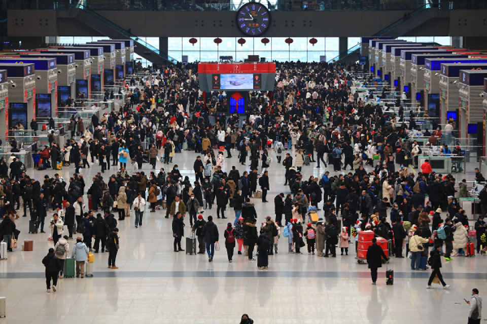 <b>河南2026年将落实职工带薪错峰休假 以政策提振消费</b>