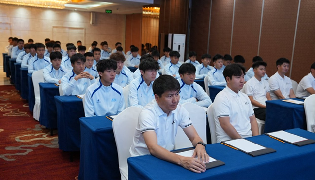 <b>内蒙古U16、U18男足出征全国青少年三大球运动会资格赛</b>