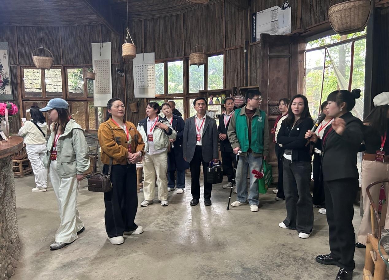 <b>四川省南江县光雾山镇赴成都、都江堰专题参访学习圆满举行</b>