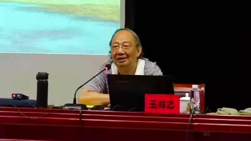 <b>河北：乐亭籍书法家王祥之捐赠900册图书 助力校园文化建设</b>
