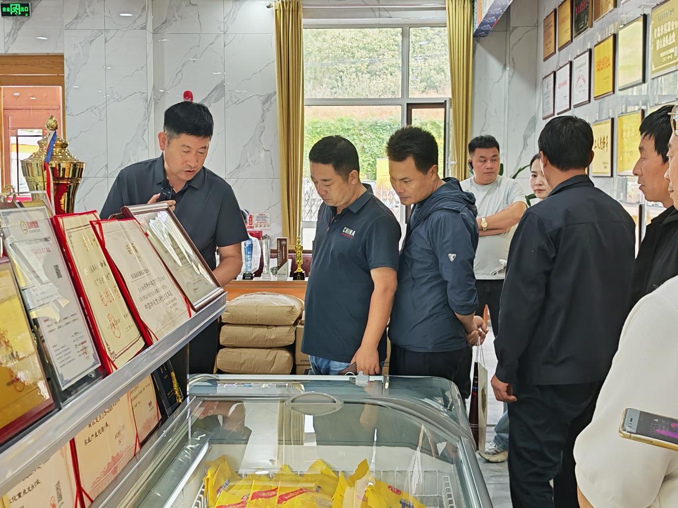 <b>河北：秦皇岛青龙 中秋聚力谋发展</b>